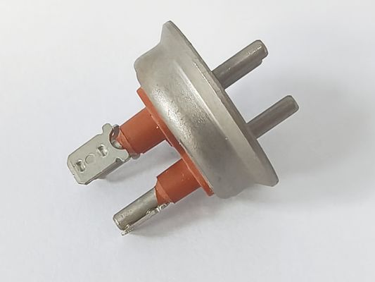 4J28 Fridge Compressor Terminals with Circlip or Wielding Voltage 200V-400V Current Rating 20A-30A